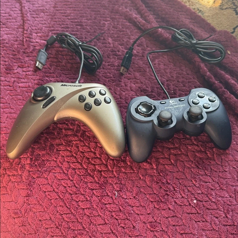 Microsoft Silver Game Controller